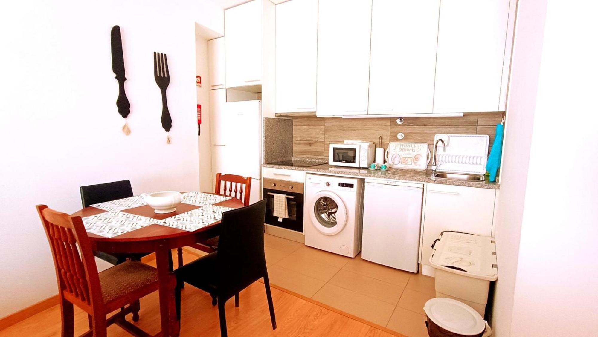 No Centro, Junto A Avenida Da Liberdade - 1 Drt Apartment Fundão Екстериор снимка