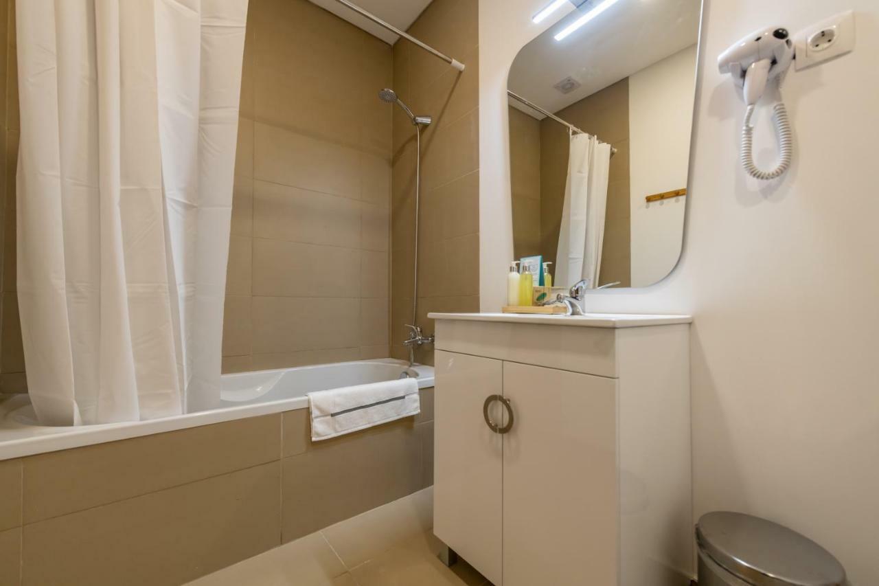 No Centro, Junto A Avenida Da Liberdade - 1 Drt Apartment Fundão Екстериор снимка